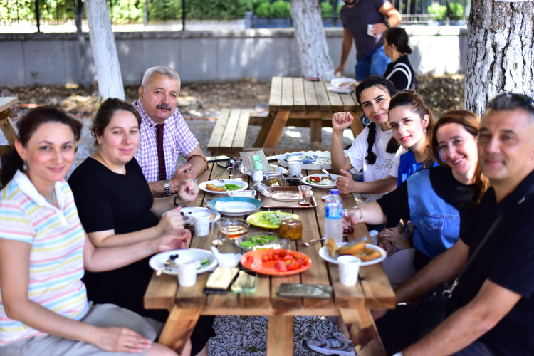 Çanakkale’de çaylar Halk Kütüphanesi’nden