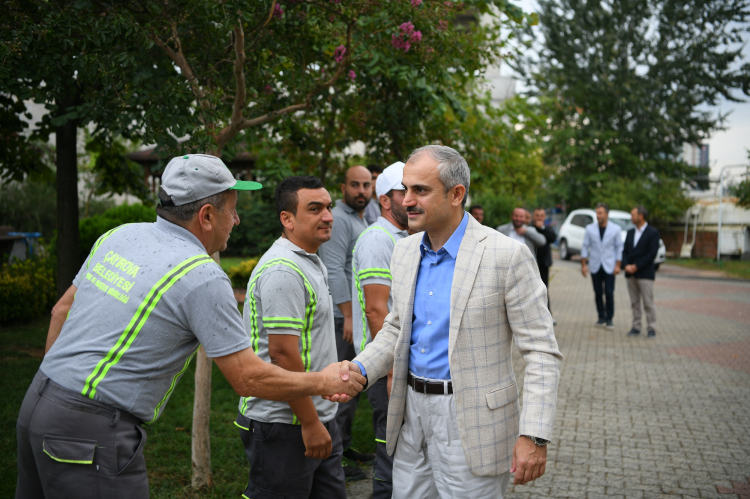 Çiftçi, Park ve Bahçeler’deki mesai arkadaşlarıyla buluştu