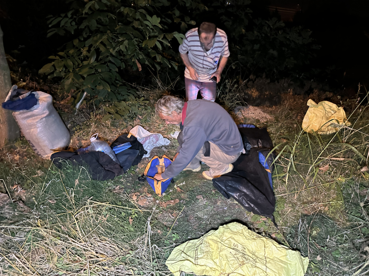 Düzce’de Hollandalı gezgine polis sahip çıktı