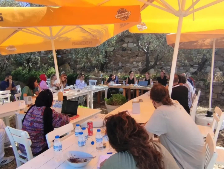 Felsefelogos Akademi’den Savaş ve Felsefe programı