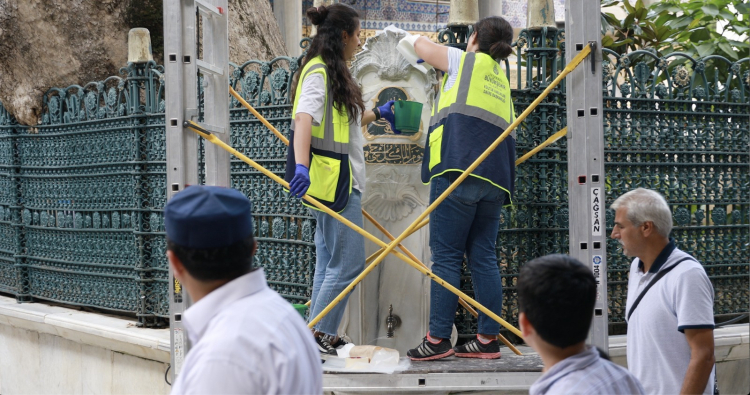 İstanbul’da 44 tarihi camiye rutin temizlik