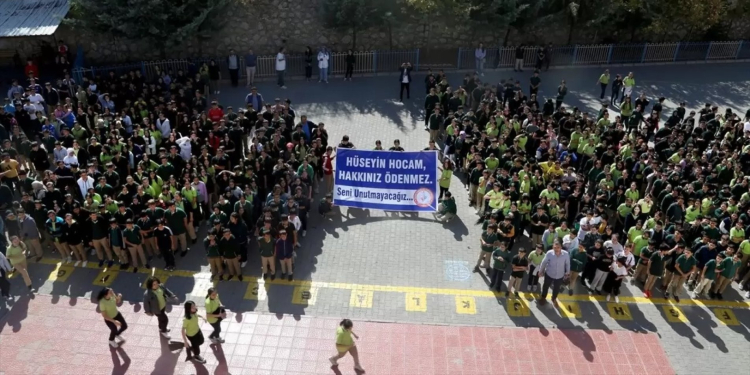 42 yıllık öğretmene Malatya’da duygulandıran veda