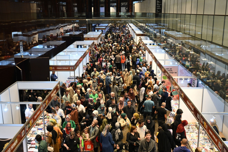 Başkan Altay tüm kitapseverleri 11. Konya Kitap Günleri’ne davet etti