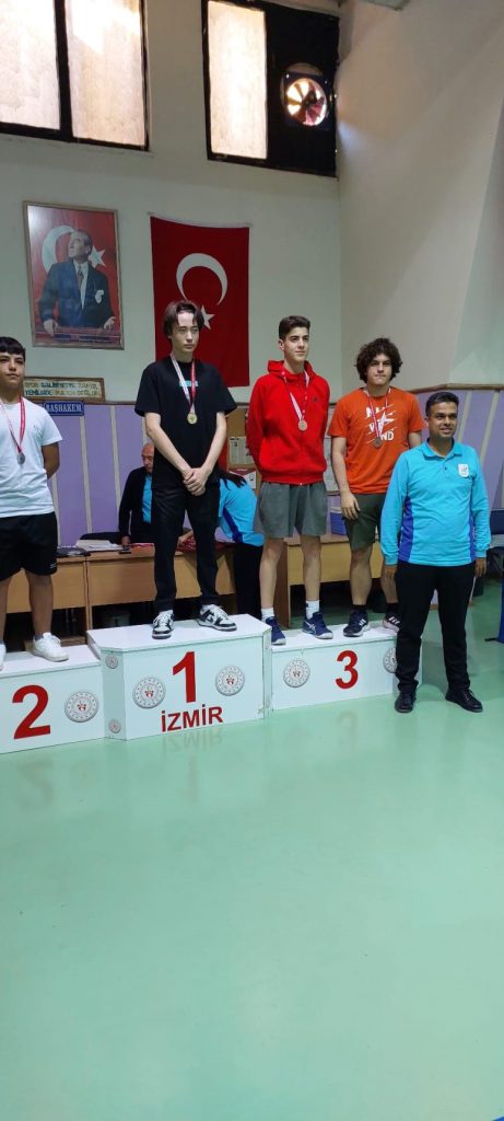 Bostanlıspor’a masa tenisinden iki madalya