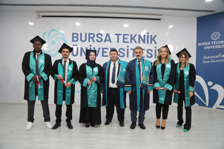   BTÜ lisansüstünde mezuniyet heyecanı