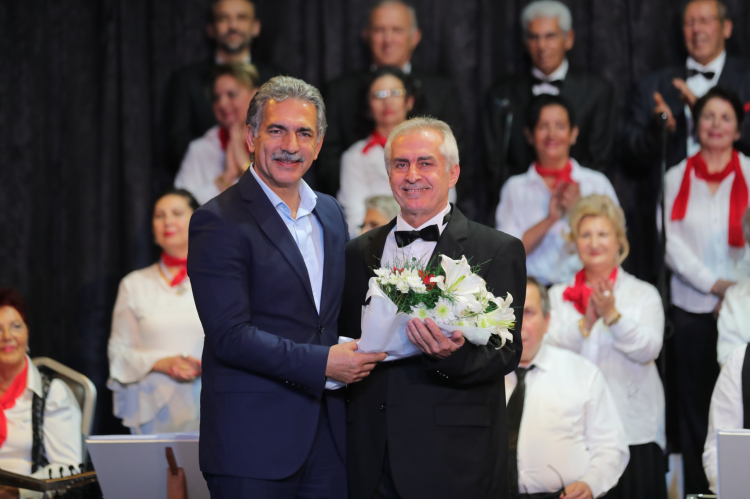 Bursa Gemlik’te TSM Korosu’ndan Cumhuriyet şarkıları