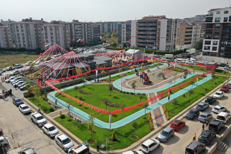 Bursa Osmangazi’den çocuklara hem kreş, hem park