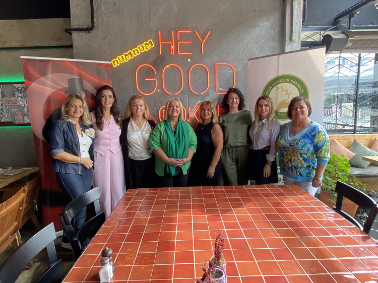 Bursalı annelerden Cumhuriyet’e özel konser