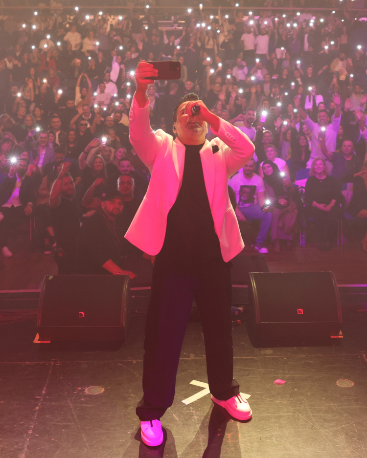 Emrah Avrupa’yı fethediyor