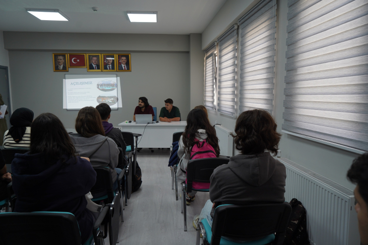 Kocaeli’de gençlerden sokak hayvanları merkezine ziyaret