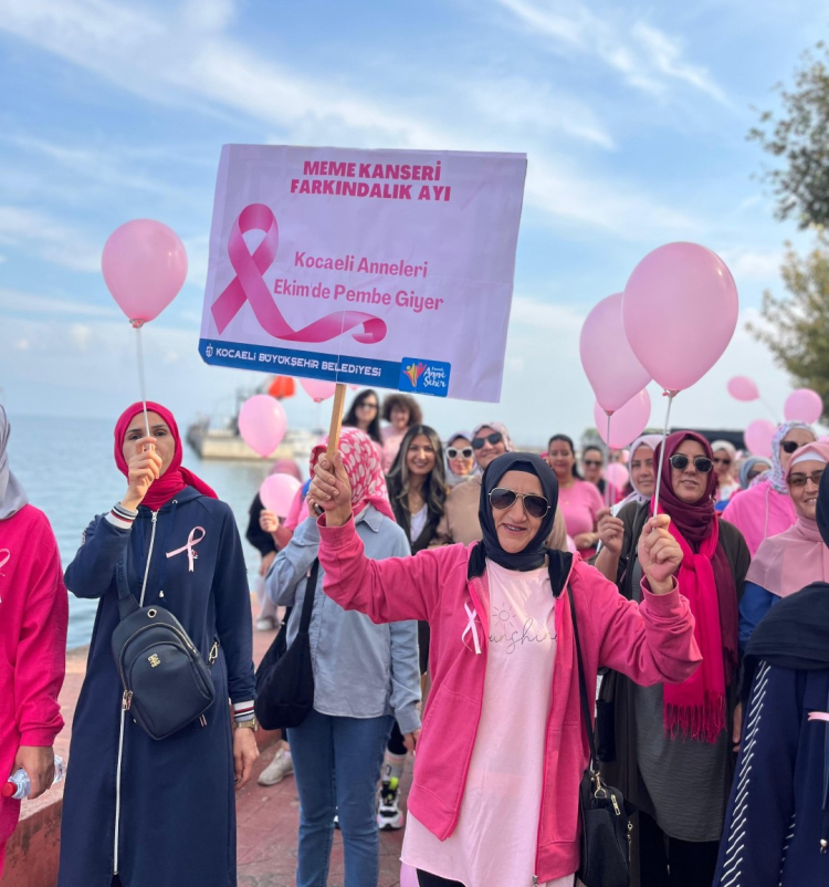 Kocaeli’de meme kanserine farkındalık yürüyüşü