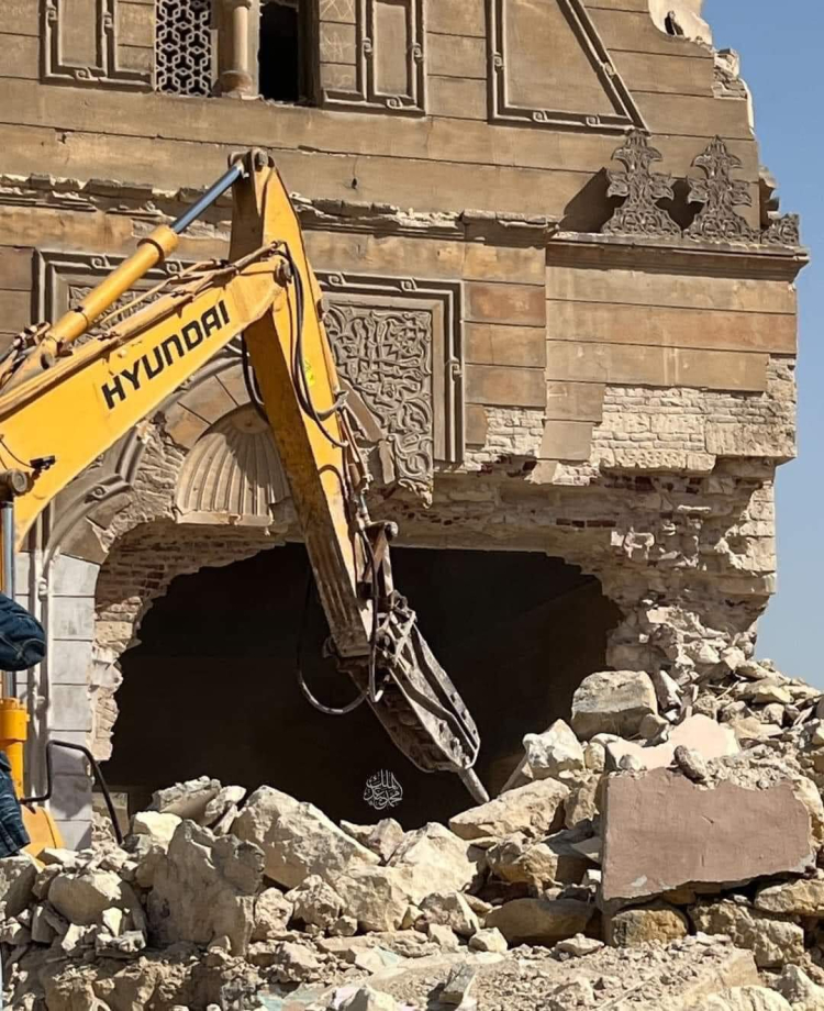 Mısır’da Osmanlı mirası türbe otoyol için yıkıldı 