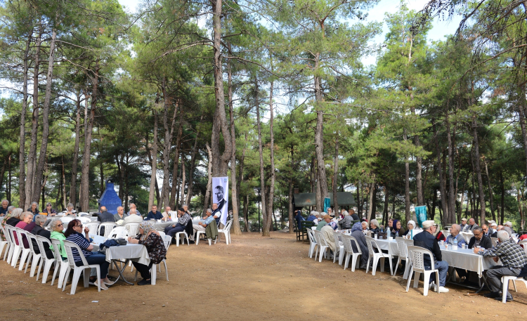 Nilüfer’de huzurevi sakinleri yaza piknikle veda etti
