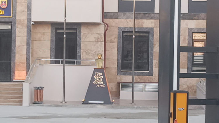 Haberimiz ses getirdi… Edirne Keşan’daki o büst değişecek!