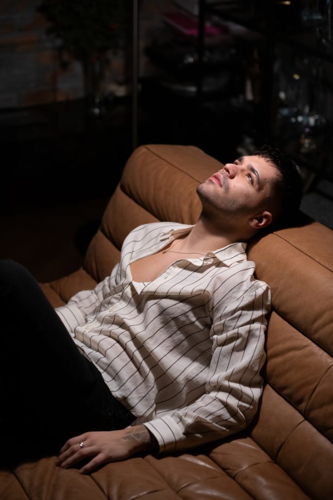 Emir Can İğrek’ten yeni yıl hediyesi