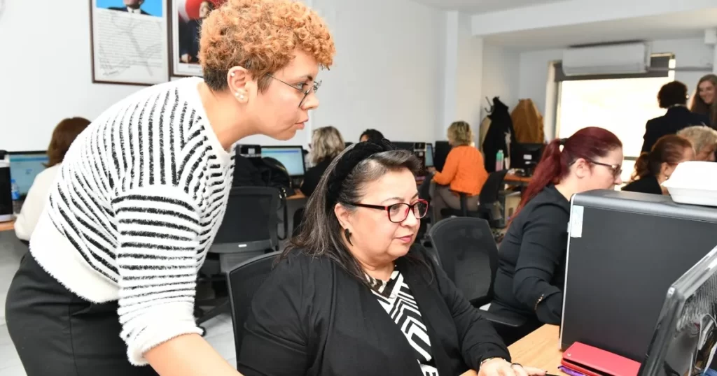 İzmir Çiğli’den ‘dijital’ destek