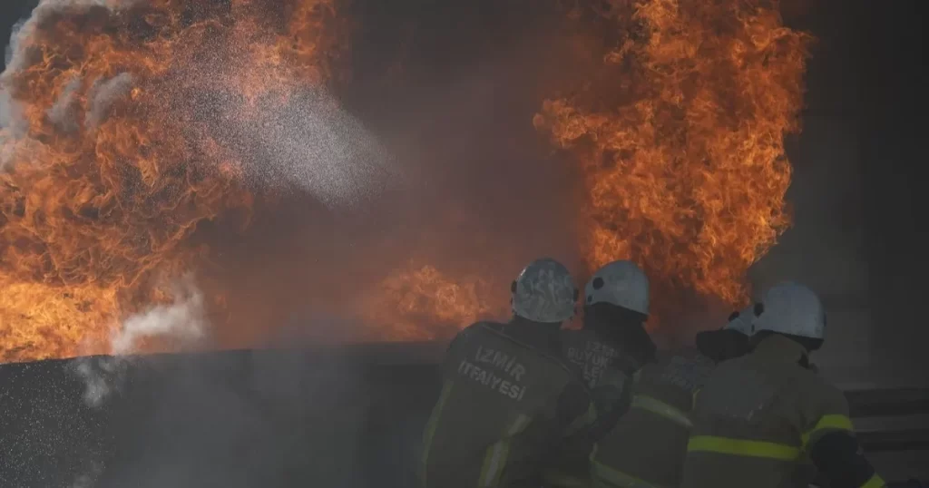 İzmir’de ağır bilanço! 16 bin yangında 40 can kaybı