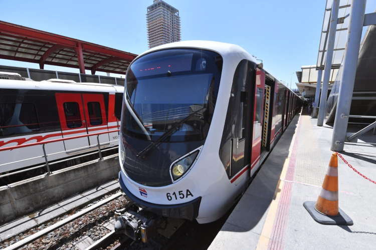 İzmir’de toplu ulaşıma yılbaşı ayarı