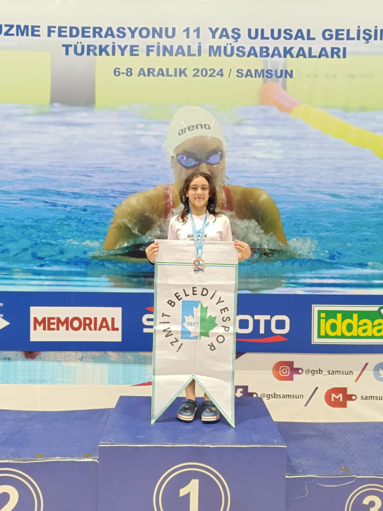 İzmitli yüzücüler 9 madalya kazandı