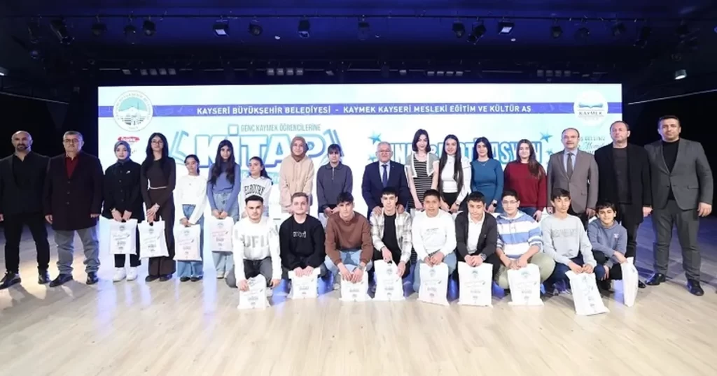 Kayseri Büyükşehir’den kitap desteği