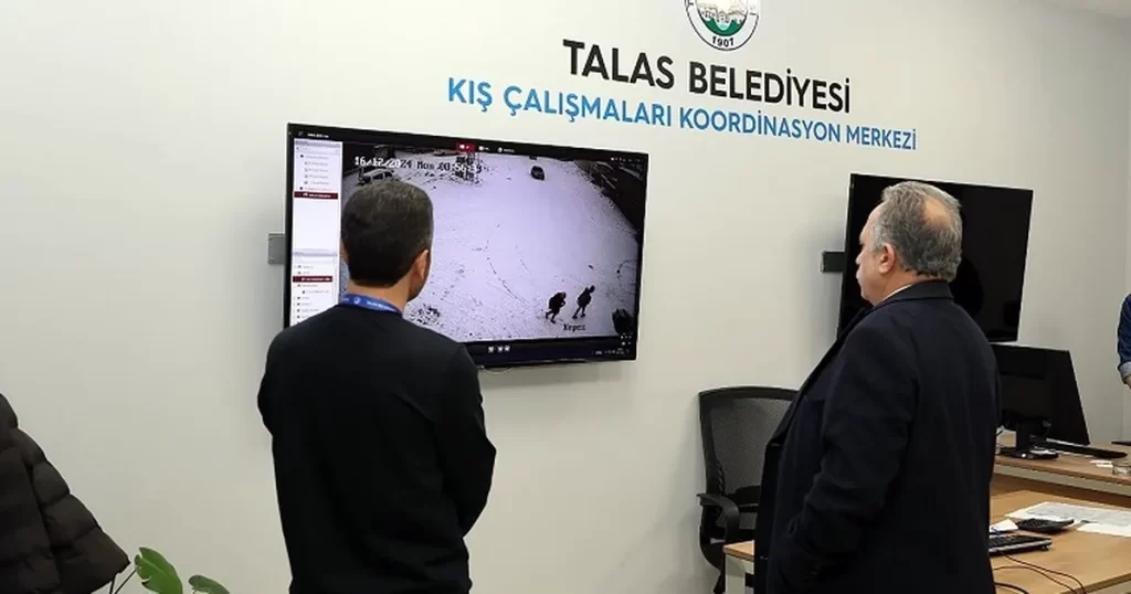 Kayseri Talas’ta kar yağışına 7/24 takip