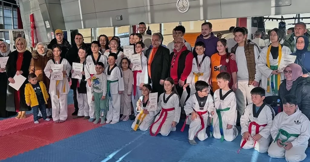 Kayseri Talas’ta tekvandocular kuşak taktı