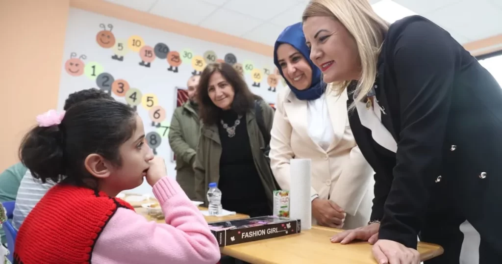 Kocaeli İzmit’te Başkan Hürriyet, özel öğrencilerle buluştu