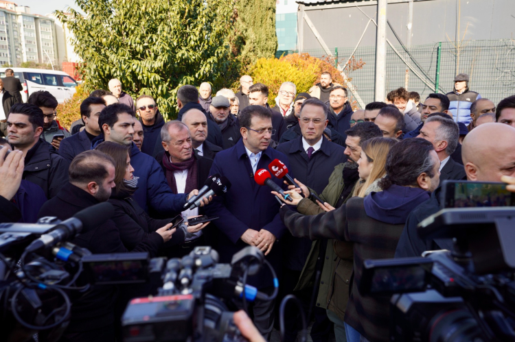 Başkan İmamoğlu: Bu bana değil diye düşünülmesin… Adaleti mumla arıyoruz!