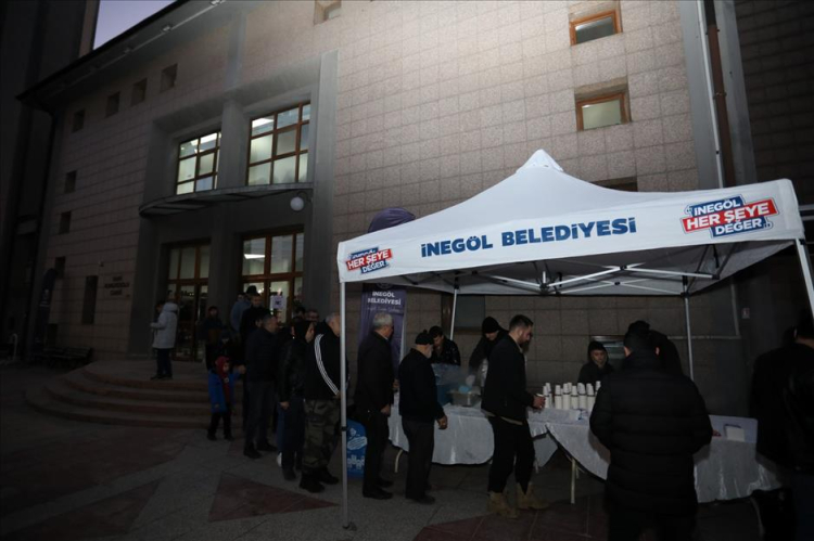 Bursa İnegöl’de üç aylara özel karşılama