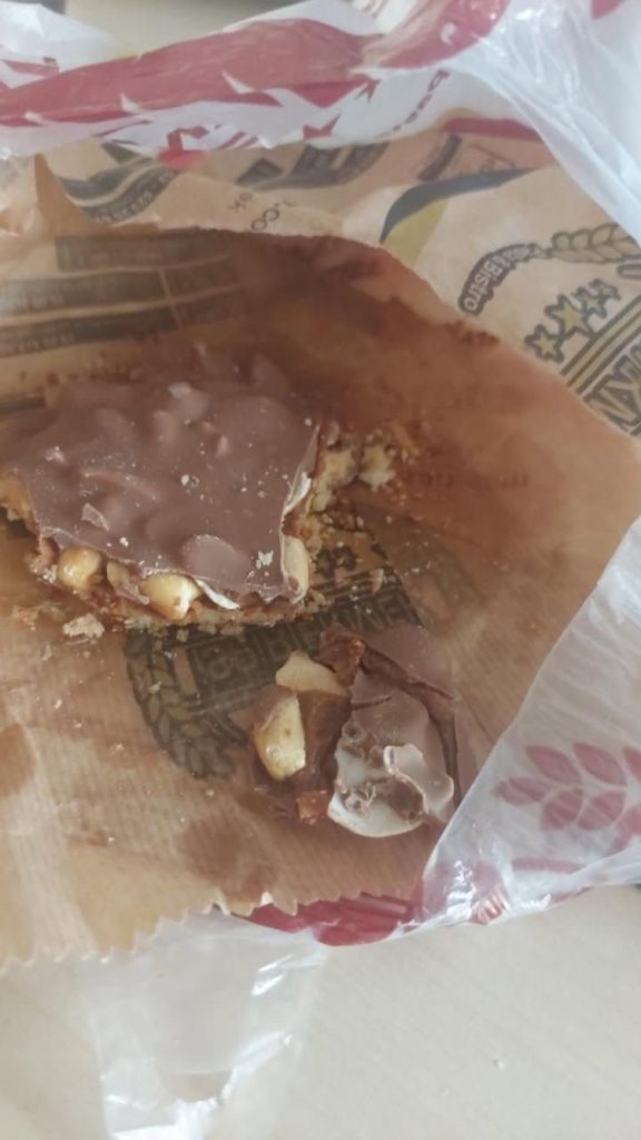 Düzce’de aldığı kurabiyeden çıkan şok etti!