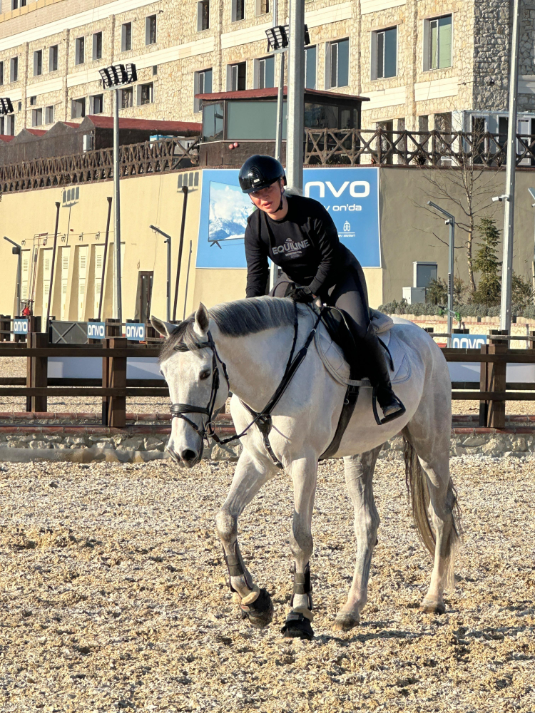 Ece Seçkin’den at ve doğa paylaşımı