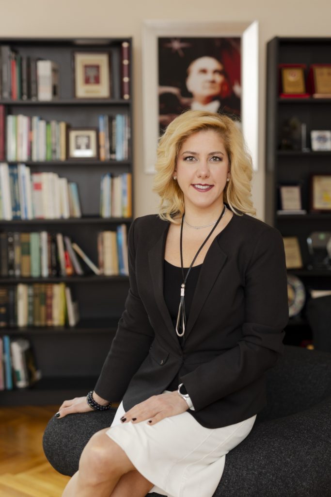 Evlerde milyonlarca ton gıda çöpe atılıyor