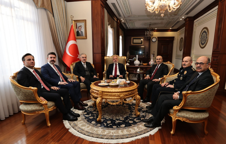 İçişleri Bakan Yardımcısı Bursa’da… Valilikte halef-selef buluşma