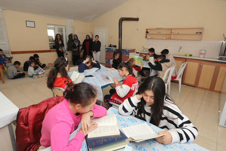 Muğla’dan kırsaldaki çocuklara kitap desteği