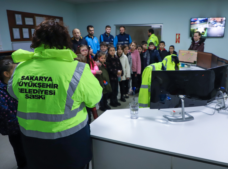 Sakarya’da yenilenebilir enerji ve bilinçli su tüketimi dersi