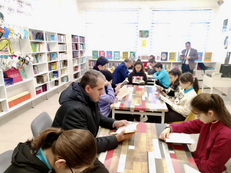 Bilecik’te Pazaryeri Kaymakamı öğrencilerle kitap okudu