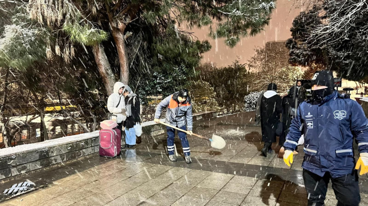 İstanbul’da karla mücadele devam ediyor