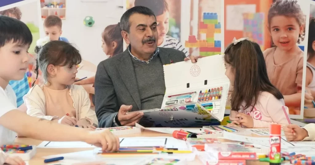 Bakan Tekin’den ‘Külliyede Ramazan’ ziyareti