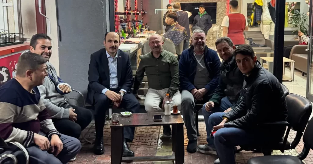 Başkan Altay esnafların çay davetine katıldı