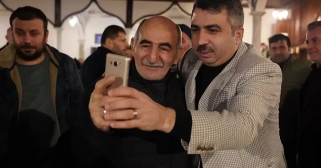 Bursa Yıldırım’da ilk teravih Emirsultan’da