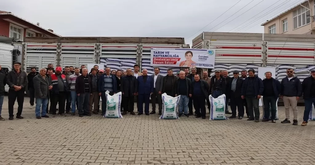 Büyükşehirden, üreticilere kuzu-oğlak yemi desteği