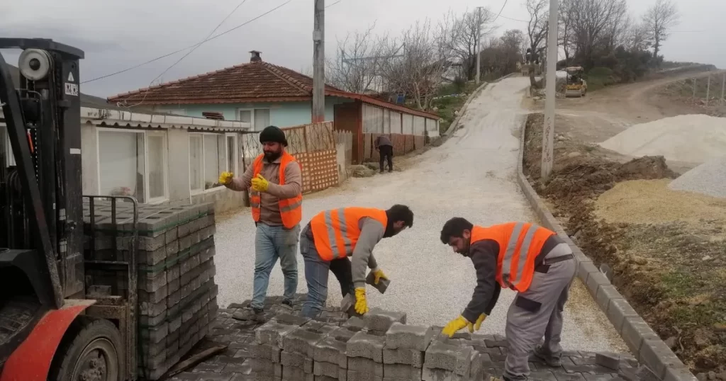 Kocaeli Karamürsel’e 35 bin metrekare parke yol