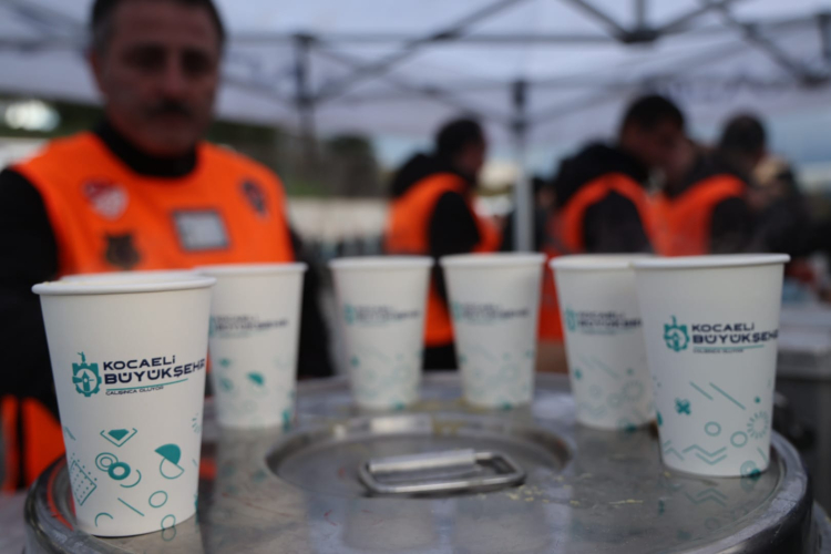 Kocaeli’de Ramazan bereketi tribünlere taşındı