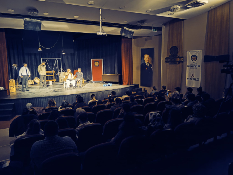Malatya’da ‘Barış Ressamı’ sahnelendi