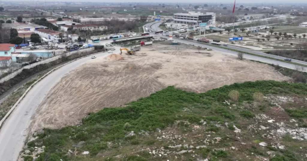 Manisa’da bin kamyonluk hafriyat kaldırıldı