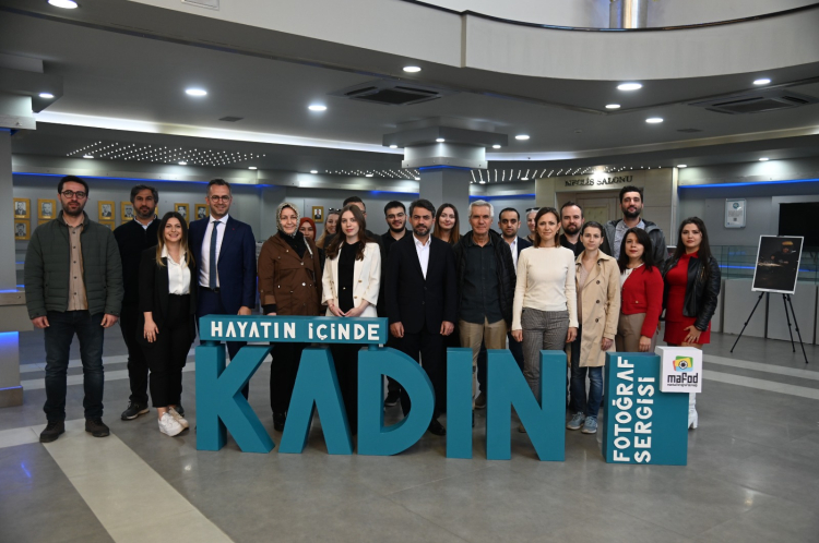 Manisa’da ‘Kadının Rengi’ resim sergisine yoğun ilgi