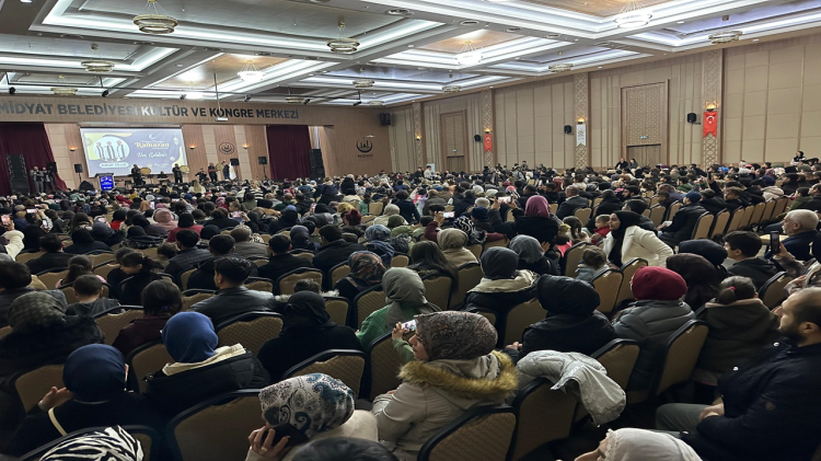 Midyat’ta Grup Tillo’dan ilahi ziyafeti