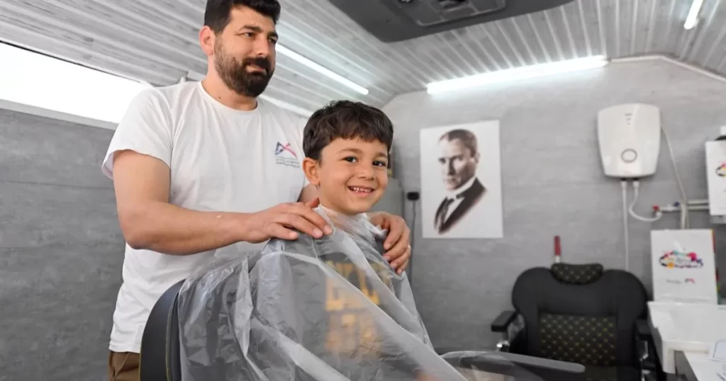 Mobil Kuaför aracından bayram traşı