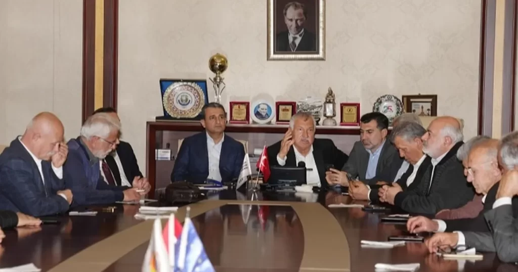 Suriye’deki katliamlara Adana’dan tepki