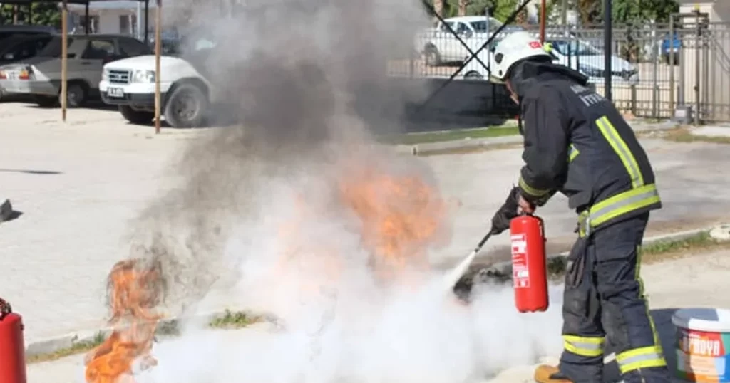 Antalya yangın eğitimleri sürüyor